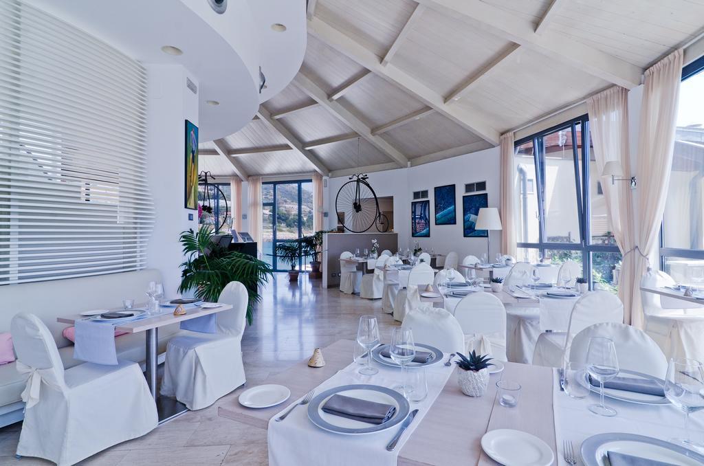 Hotel Riviera Dei Fiori San Lorenzo al Mare Eksteriør bilde