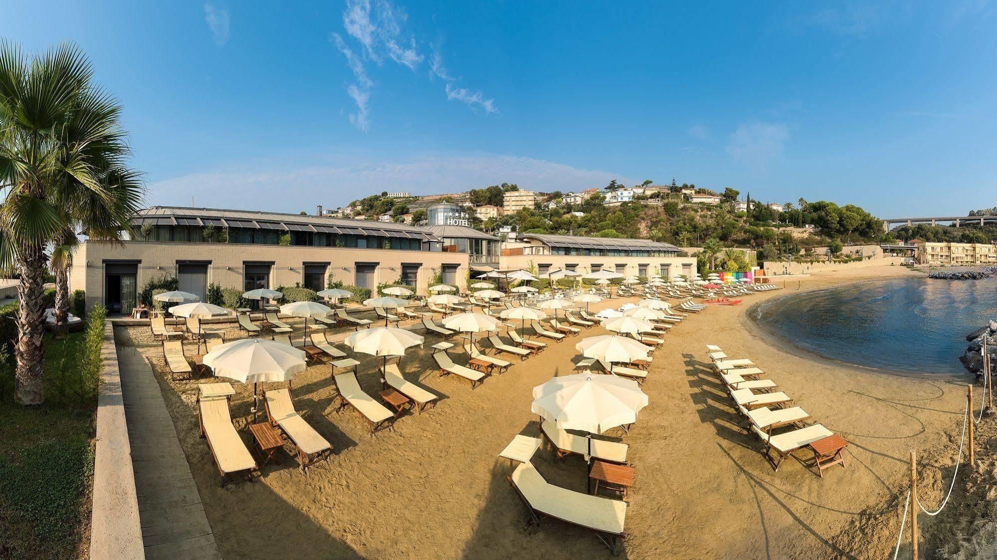 Hotel Riviera Dei Fiori San Lorenzo al Mare Eksteriør bilde